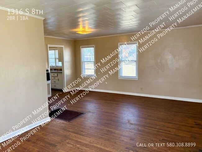 1316 S 8th St in Ponca City, OK - Building Photo - Building Photo