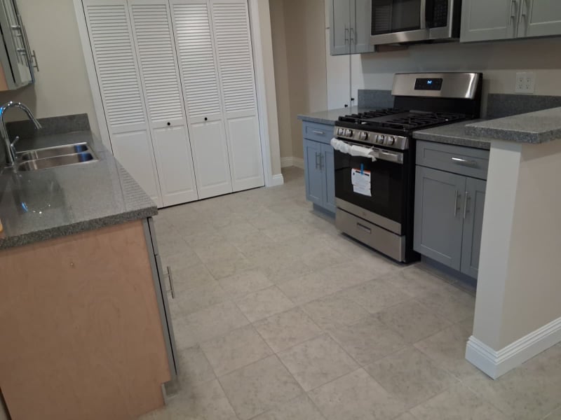 427 W Laurel St in Compton, CA - Foto de edificio