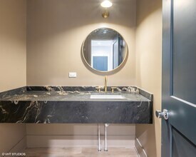 1647 W Irving Park Rd in Chicago, IL - Building Photo - Building Photo