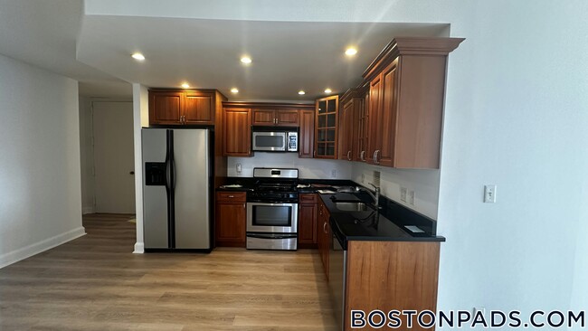 65 E India Row in Boston, MA - Building Photo - Building Photo