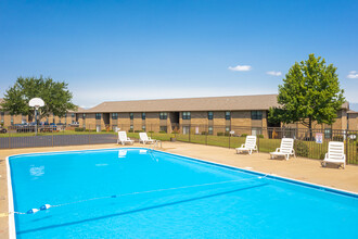 White River Mountain Apartments in Hollister, MO - Building Photo - Building Photo