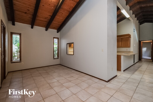 2918 Deer Run N in Clearwater, FL - Foto de edificio - Building Photo