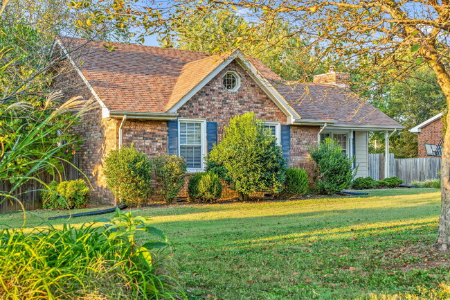 property at 101 Glen Oak Ct E