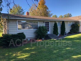 3607 Home Rd in Bellingham, WA - Building Photo