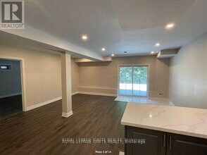 143 Auckland Dr in Whitby, ON - Building Photo - Building Photo