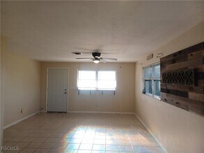 2504 SW 7th Pl in Cape Coral, FL - Building Photo - Building Photo