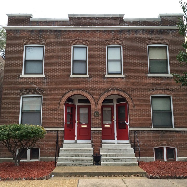 4424 Oakland Ave-Unit -2E in St. Louis, MO - Building Photo