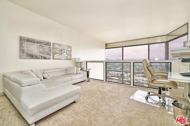 property at 4337 Marina City Dr