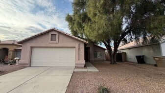 11344 W Barbara Ave in Peoria, AZ - Building Photo