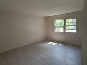 817 Kenyon Dr in Springfield, IL - Building Photo - Building Photo
