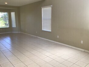 18110 Lembrecht Way in Tampa, FL - Foto de edificio - Building Photo