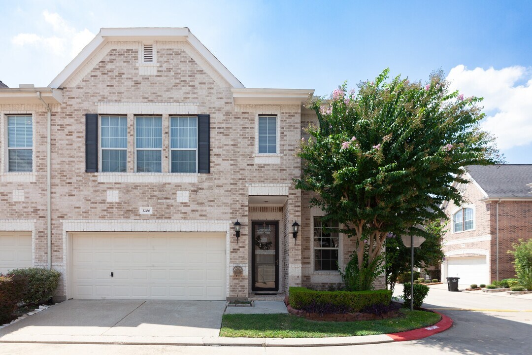 3206 Holly Thicket Dr in Houston, TX - Building Photo