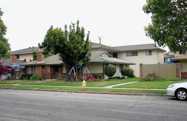 12091 Laguna St in Garden Grove, CA - Foto de edificio - Building Photo