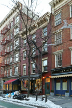 634 Hudson St in New York, NY - Building Photo - Building Photo