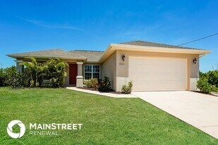 3016 65th St W in Lehigh Acres, FL - Building Photo