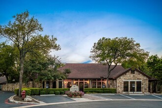 Marquis at Caprock Canyon in Austin, TX - Foto de edificio - Building Photo