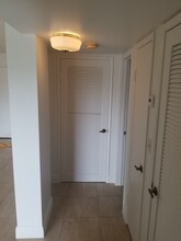 9150 Fontainebleau Blvd, Unit 307 in Miami, FL - Building Photo - Building Photo