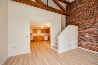 32 Market St in Somersworth, NH - Building Photo - Building Photo