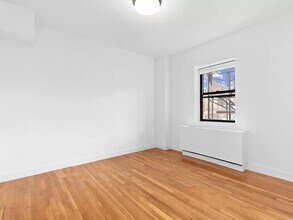 186 W 80th St in New York, NY - Building Photo - Building Photo