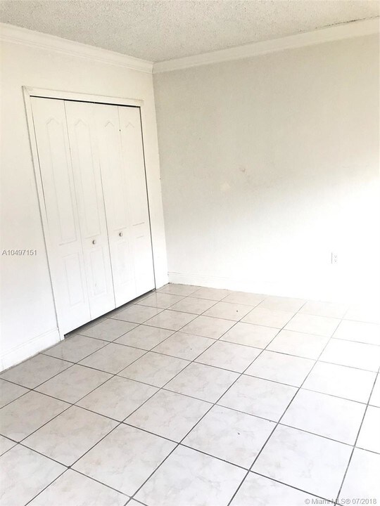 16150 NE 21st Ave-Unit -5 in North Miami Beach, FL - Building Photo