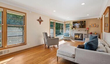 2307 Harding St NE in Minneapolis, MN - Building Photo - Building Photo