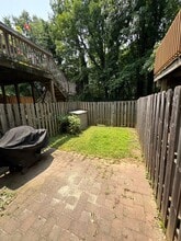 6850 Ducketts Ln in Elkridge, MD - Building Photo - Building Photo