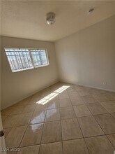 412 W Monroe Ave in Las Vegas, NV - Building Photo - Building Photo