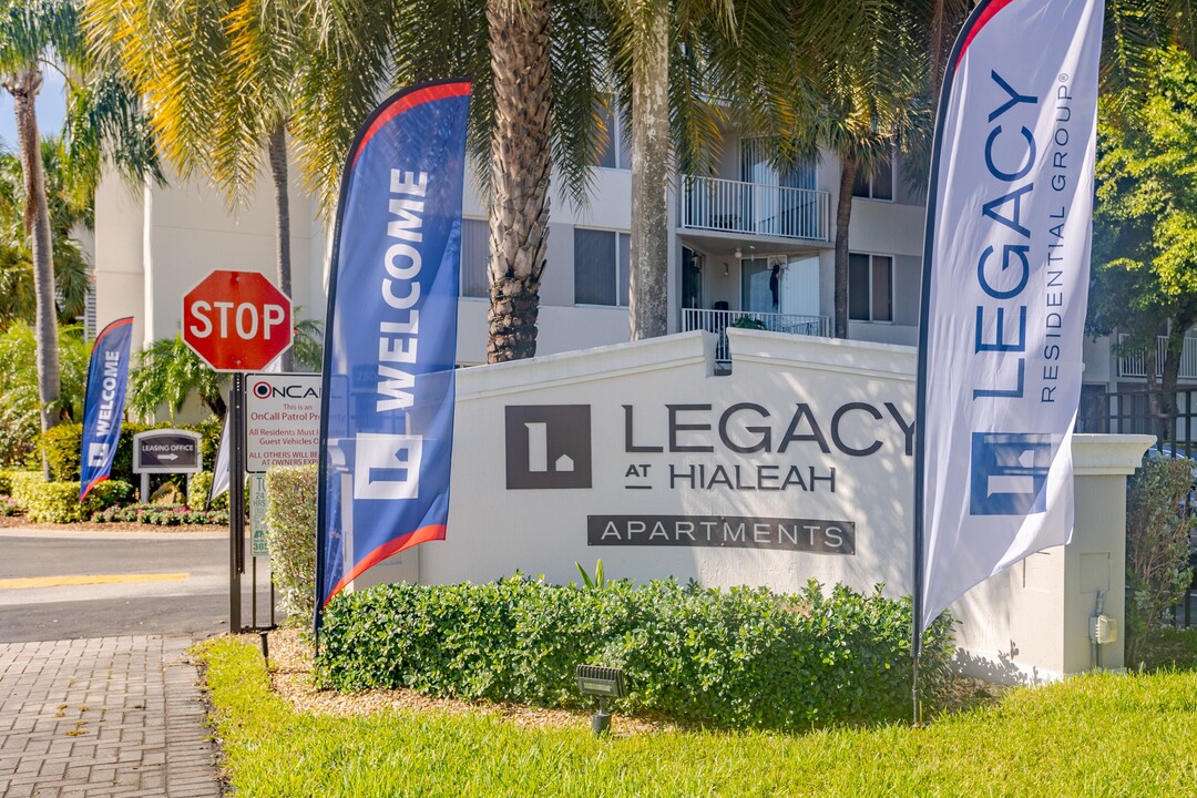 Legacy at Hialeah in Hialeah, FL - Foto de edificio