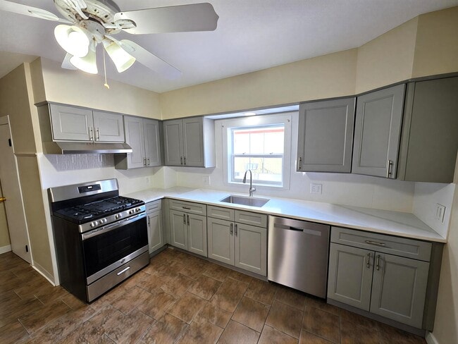 49 Hillside Ave, Unit 1