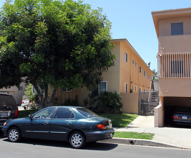 1539 Brockton Ave in Los Angeles, CA - Building Photo - Building Photo