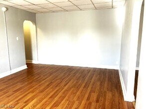 327 Rockdale Rd in Follansbee, WV - Building Photo - Building Photo