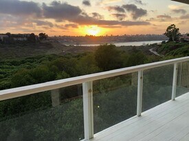 745 Domingo Dr in Newport Beach, CA - Building Photo