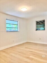 2538 SW 11th St, Unit 2 in Miami, FL - Building Photo - Building Photo