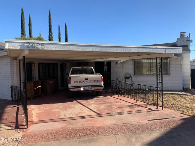 2625 E 13th St in Douglas, AZ - Foto de edificio - Building Photo