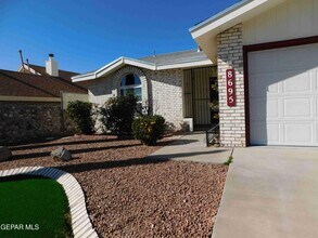 8695 Pilgrimage Cir in El Paso, TX - Building Photo - Building Photo