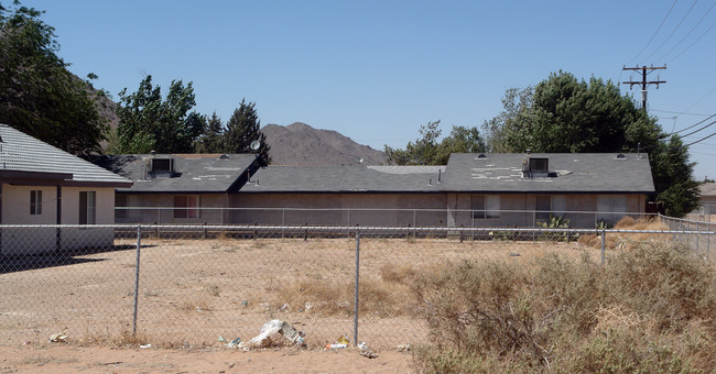 20485 Rimrock Rd in Apple Valley, CA - Building Photo - Building Photo