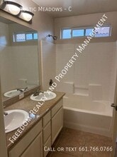 3440 Rustic Meadow Ct in Bakersfield, CA - Building Photo - Building Photo