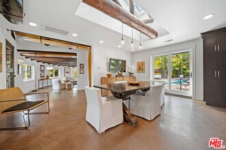 6522 Wildlife Rd in Malibu, CA - Building Photo - Building Photo