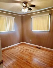 32200 Fairchild St in Westland, MI - Foto de edificio - Building Photo