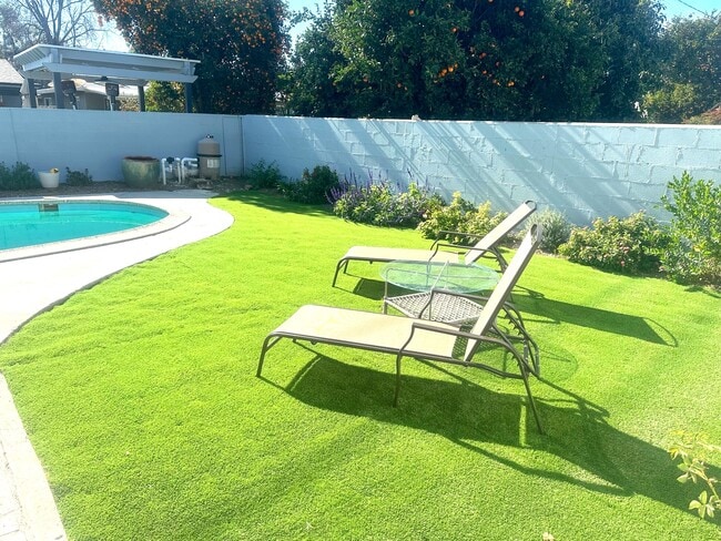 15732 Covello St in Van Nuys, CA - Building Photo - Building Photo