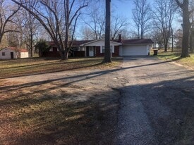 5935 Old Hwy 135 N in Kilgore, TX - Building Photo