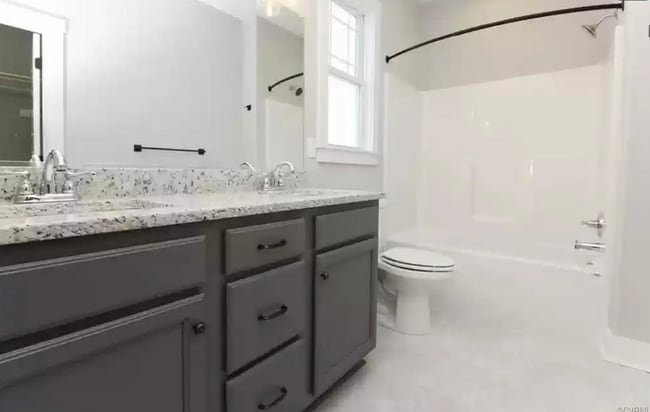 7315 Thweatt Dr in Disputanta, VA - Building Photo - Building Photo
