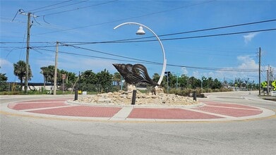 2950 N Beach Rd in Englewood, FL - Building Photo - Building Photo