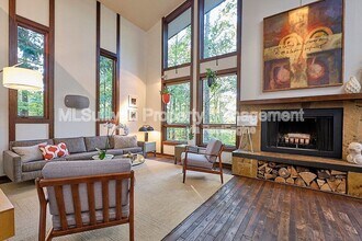 500 Bayberry Dr in Chapel Hill, NC - Building Photo - Building Photo