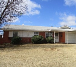 432 NW 55th St in Lawton, OK - Building Photo - Building Photo