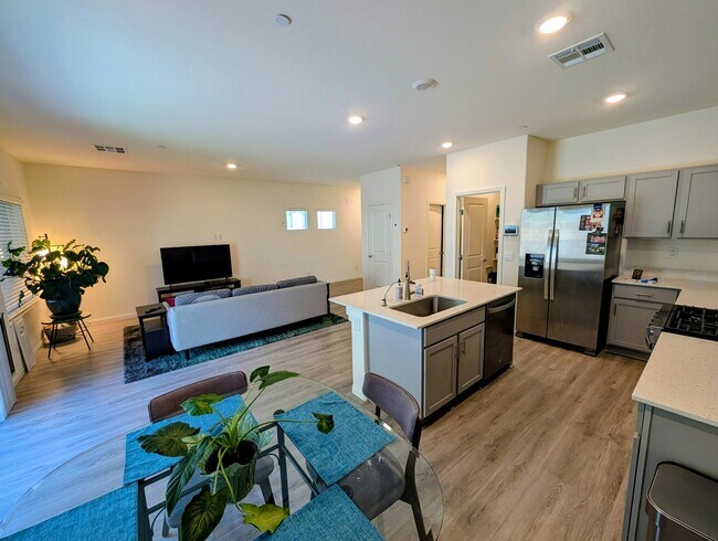 9926 S Ullom Dr in Las Vegas, NV - Building Photo - Building Photo