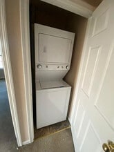 8121 N Main St, Unit 12 in Eden, NY - Foto de edificio - Building Photo