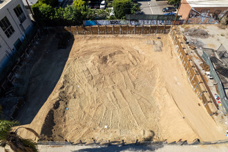 731-733 1/2 N Cahuenga Blvd in Los Angeles, CA - Foto de edificio - Building Photo