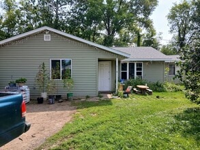 202 1/2 US-2 in Hinckley, MN - Building Photo - Building Photo