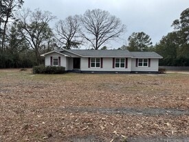 344 Woodville Hwy in Crawfordville, FL - Building Photo